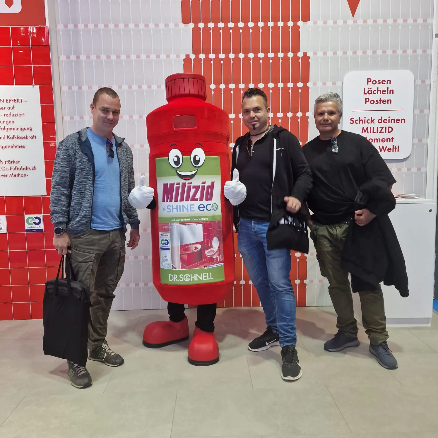 Das Team von pureco Gebäudereinigung auf der Fachmesse CMS Berlin 2025